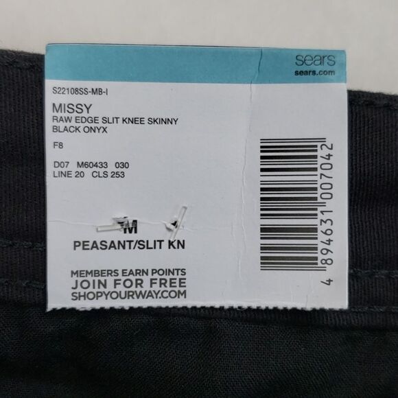 Simply styled raw edge slit knee skinny jean - Picture 8 of 8